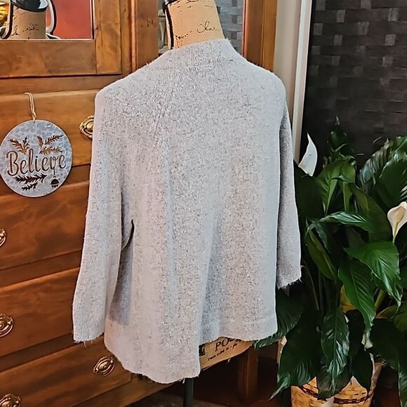 Gray beaded neckline open front sweater size Large - Picture 8 of 11